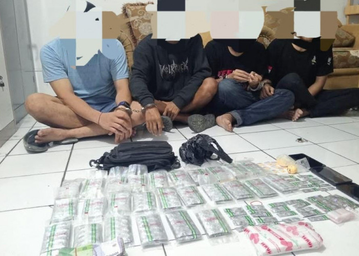 Grebek Dua Lokasi di Cilamaya, BNNK Karawang Ringkus 5 Pengedar dan Sita 5.555 Butir Obat Keras