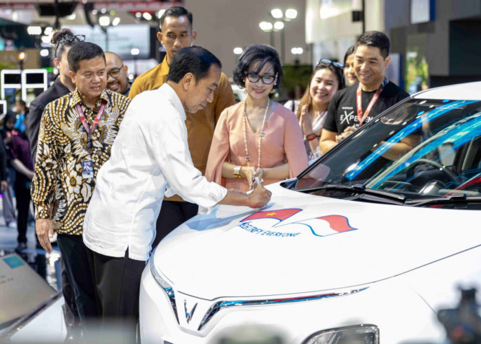 Hadir di IIMS 2024, Vinfast Luncurkan Empat Mobil Listrik Setir Kanan Pertama di Indonesia