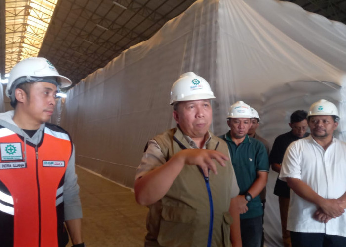BULOG Gerak Cepat Tangani Keluhan Warga, Direktur Operasi Tinjau Langsung Gudang Beras di Karawang