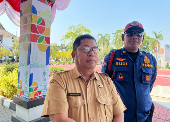 Erupsi Krakatau: Karawang Terdampak Tipis Abu Vulkanik, Sekolah Tetap Tatap Muka dan Warga Dimbau Bermasker
