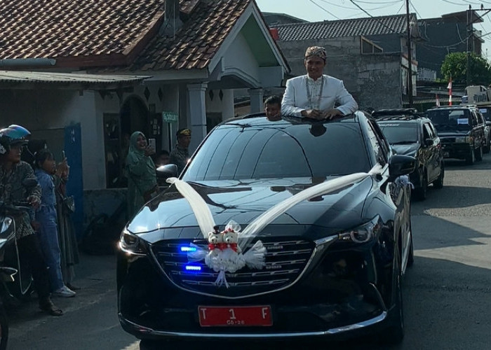 Tren 'Injak Mobil Bupati Karawang' Sedang Viral Dikalangan Milenial Karawang 