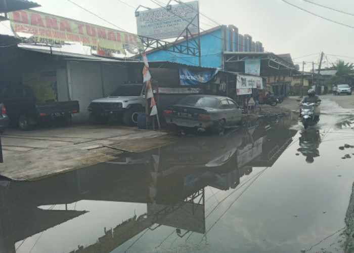 Genangan Air di Gang M Usir Duren Jaya Bekasi Timur Tanpa Perhatian