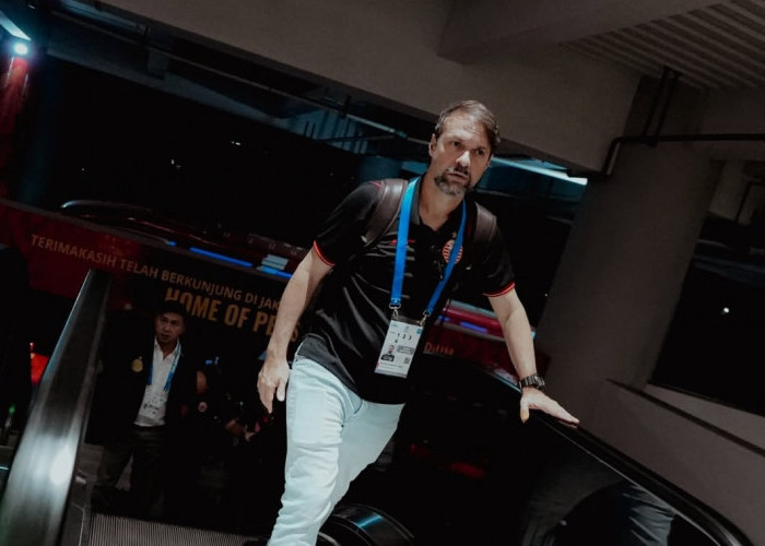 Mauricio Souza Pasang Badan Bela Pemain Persija Jakarta Usai Diganjar Kartu di Ternate