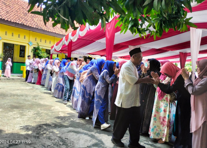 Para Guru di Ciksel Gelar Halalbihalal, Begini Pesan Ketua PGRI Kabupaten Bekasi
