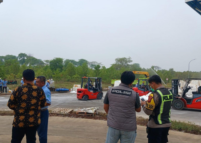 Bau Menyengat Diduga Akibat Bahan Kimia di PT Pindo Deli 2, Warga Dua Desa Mendapat Penanganan Medis