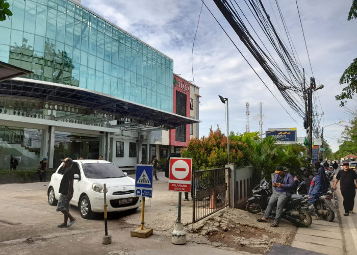 Kebakaran di Rumah Sakit Tiara Babelan, Pasien Berhamburan Dievakuasi 