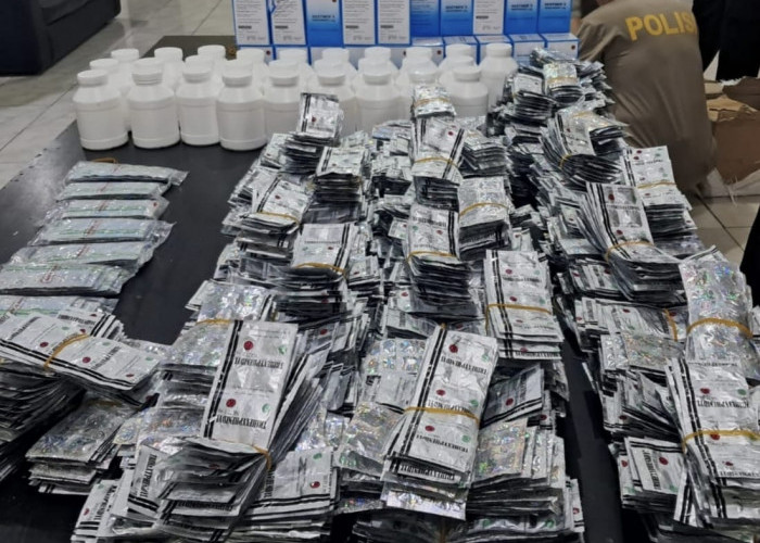 Polisi Bongkar Bisnis Haram di Tambun Selatan Berkedok Rumah Kontrakan, 187 Ribu Butir Obat Keras Diamankan 
