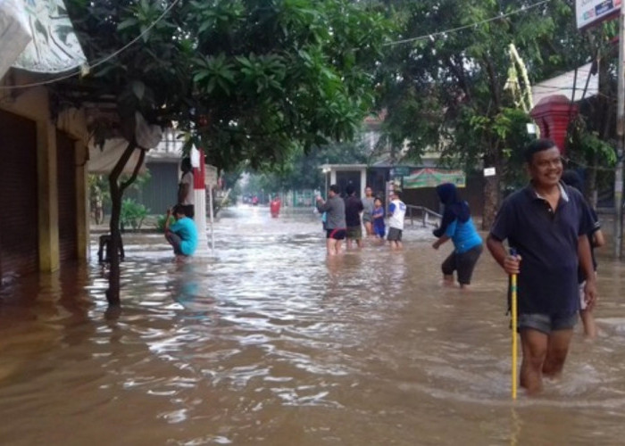Banjir Rendam Beberapa Perumahan di Bekasi, Ketinggian Air Capai Satu Meter