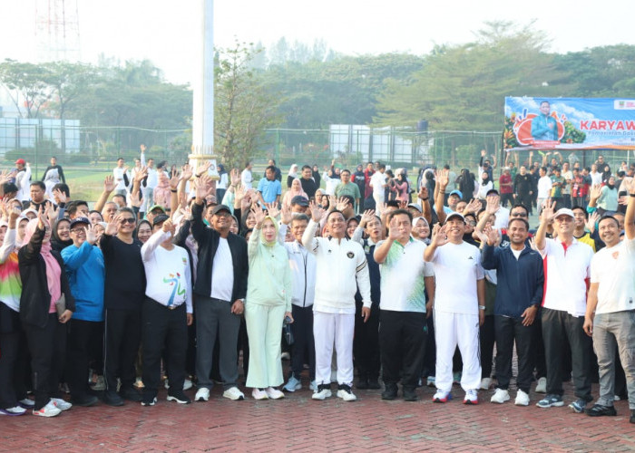 Makan Bersama, Plt Bupati Asep Surya Atmaja dan Mantan Sekda Dedy Supriyadi 'Tampil Mesra', Sinyal Apa?