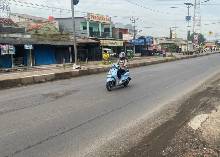 Jalan Pantura Karawang Banyak Lubang, Warga Ungkap Sering Terjadi Kecelakaan 