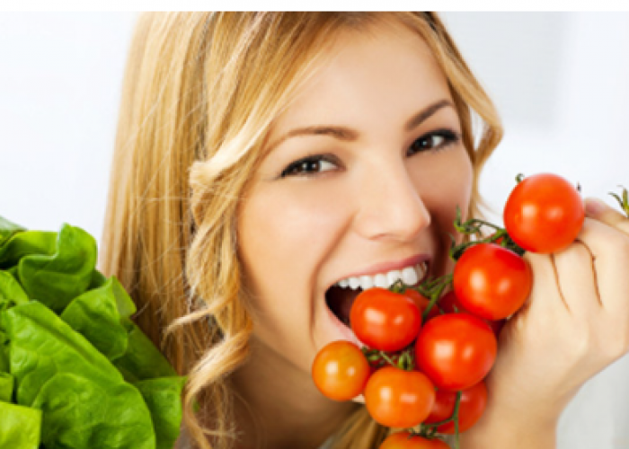 5 Manfaat Ajaib Yang Akan Kamu Dapatkan Jika Rutin Makan Tomat Setiap Hari 