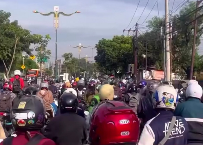 Macet Parah di Kalimalang Grand Wisata, Pengendara Terjebak Antrean Panjang