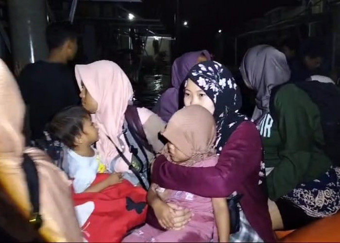 Banjir Melanda Kabupaten Bekasi Saat Sahur, Tujuh Kecamatan Terendam