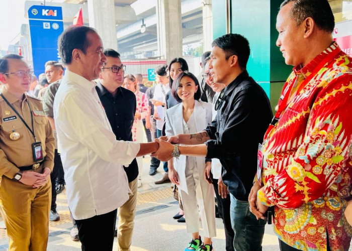 Tri Adhianto Ikut Naik LRT Jabodebek dengan Presiden Jokowi dari Stasiun Jatimulya 