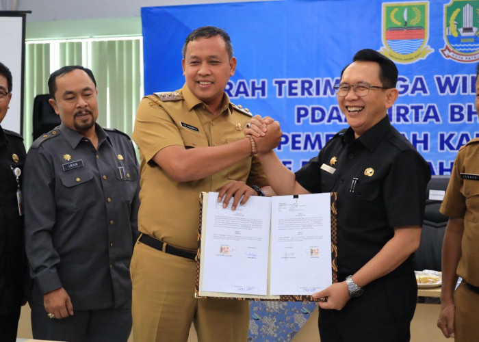 Pemkab Bekasi Serahkan Aset PDAM Tirta Bhagasasi ke Kota Bekasi 