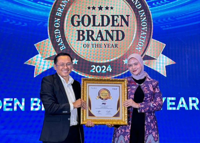 Akhiri Tahun dengan Prestasi Gemilang, JNE Raih Penghargaan Golden Brand of The Year 2024