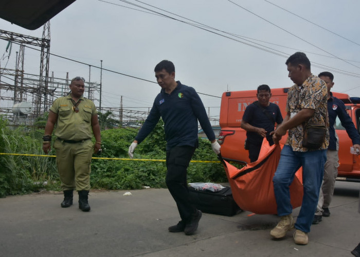 Gempar Mayat Wanita di Dalam Koper  di Pinggir Jalan Inspeksi Kalimalang Cikarang