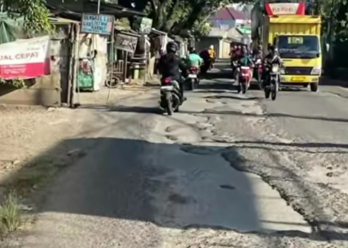 Jalan Industri Pasirgombong Cikarang Utara Kembali Rusak, Baru Diperbaiki Jelang Mudik