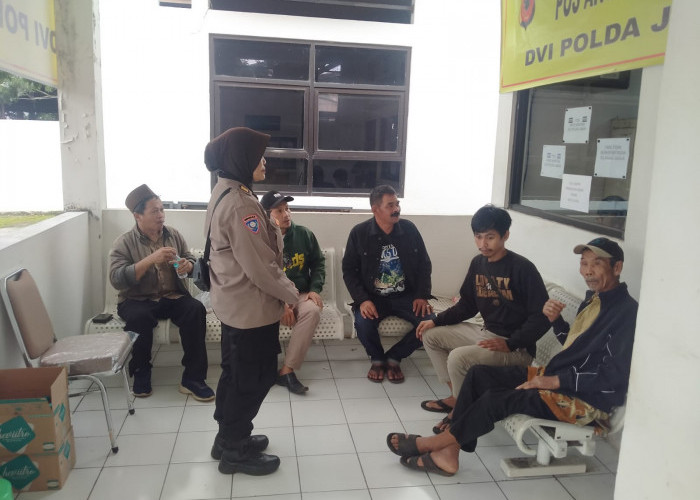 Polres Karawang Berikan Layanan Konseling kepada Keluarga Korban Contraflow Maut KM 58