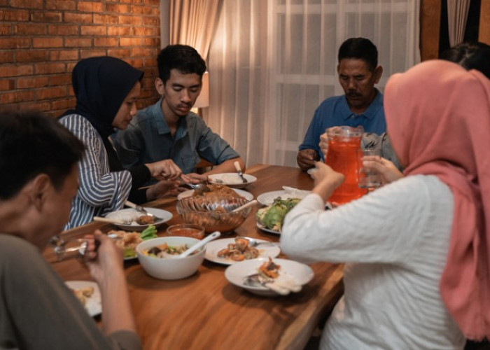 Hindari Mengkonsumsi 9 Makanan Ini Saat Sahur Kalau Gak Mau Batal Tengah Hari