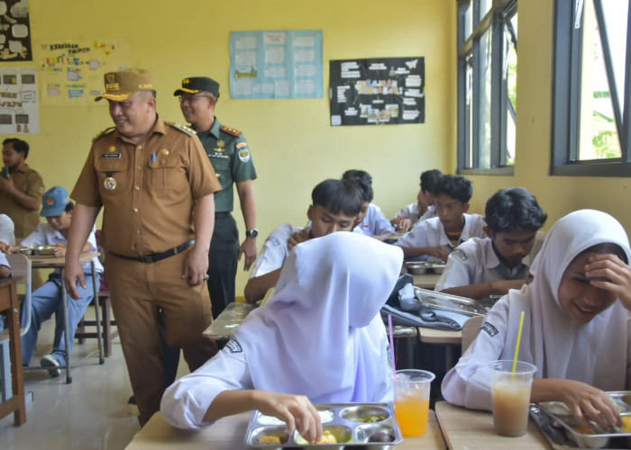 Program Makan Bergizi Gratis di Kabupaten Bekasi Disambut Antusias Siswa