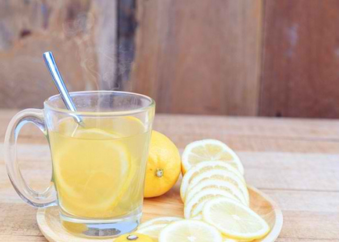 Manfaat Rutin Mengkonsumsi Air Lemon Hangat, Dipercaya Bisa Turunkan Berat Badan 