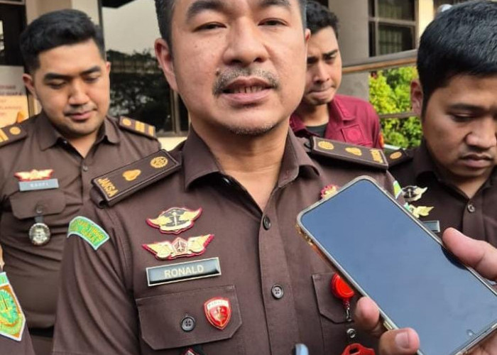 Kejari Bekasi Buru Satu Tersangka BUMD Cikarang yang Absen Sakit