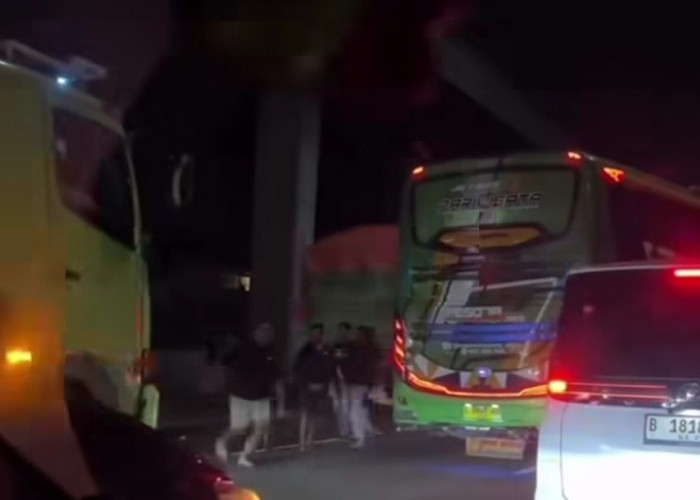 Usai Laga di GBK, Bus Suporter Persija dan Persebaya Dihadang OTK di Tol Cikampek
