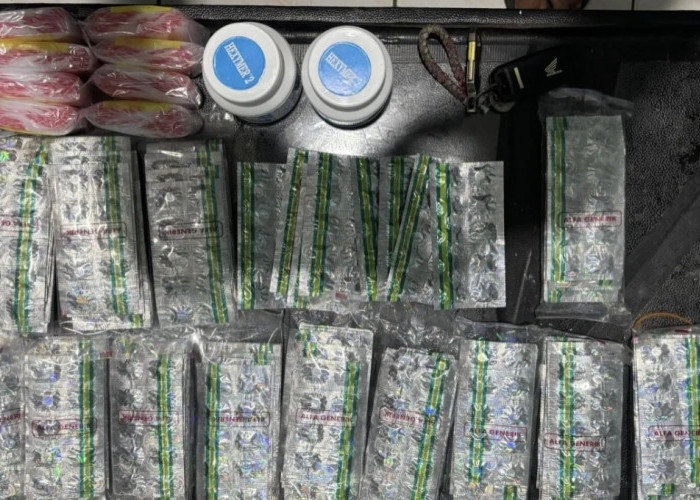 Polisi Tangkap Pengedar Ratusan Obat Ilegal di Bekasi