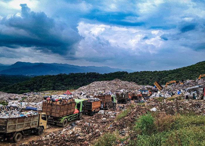 TPA Sarimukti Tak Muat Lagi Tampung Sampah