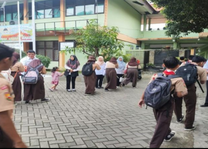 Sekolah di Bekasi Tetap Berjalan Normal, Terapkan Antisipasi Keterlambatan