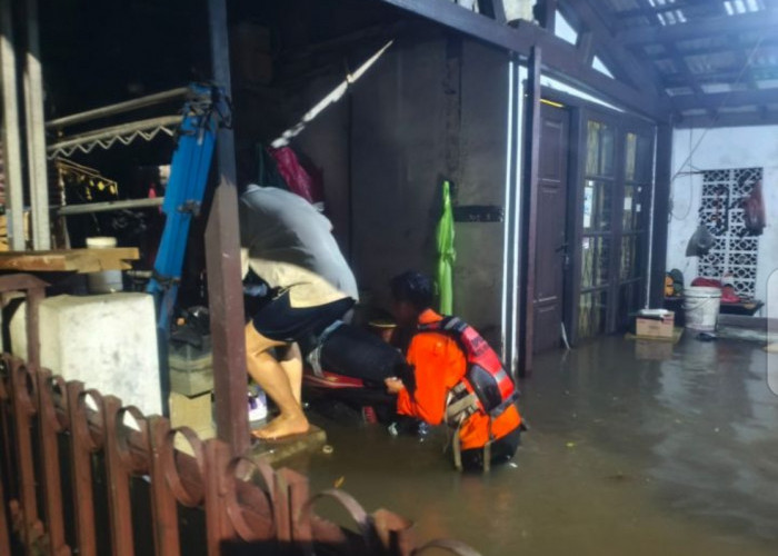 Banjir Terjadi di Sejumlah Titik di Kota Bekasi Akibat Hujan Deras