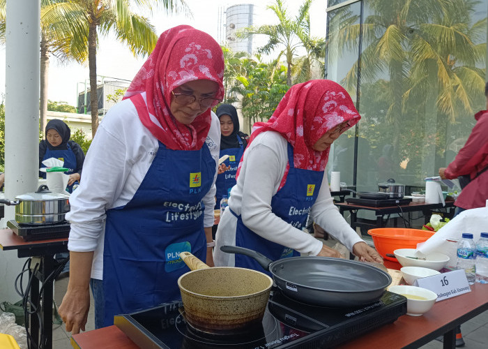 Sambut HUT RI ke 79, PLN UP3 Karawang Gelar Kompetisi Memasak Pakai Kompor Induksi