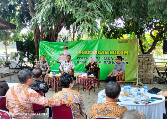 Kejari Bekasi Beri Penyuluhan Hukum ke Para Kades se-Cikarang Pusat