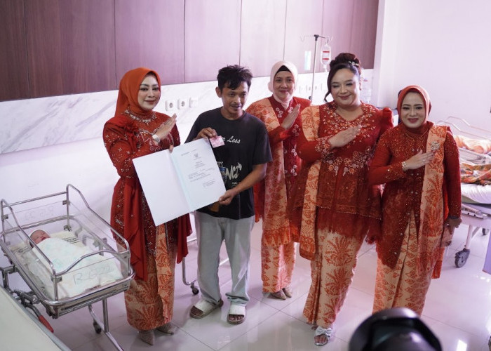 HUT Karawang ke-393, Disdukcapil dan TP PKK Apresiasi Lansia 88 Tahun dan Lima Bayi Kelahiran 14 September