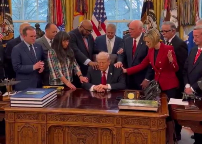 Video Donald Trump Didoakan Pendeta di Gedung Putih Viral Saat Ketegangan Iran–AS Memanas