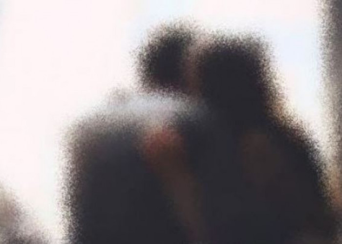 Ketahuan Ngamar dengan Selingkuhan, Oknum Kades Ini Ngaku Siap Nikahi Usai Digerebek