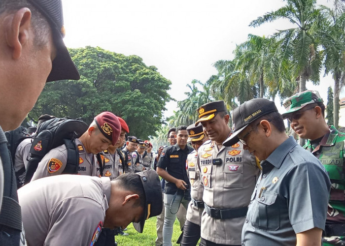 Pastikan Kesiapan TPS, Ribuan Personel Gabungan Amankan Pencoblosan di Bekasi