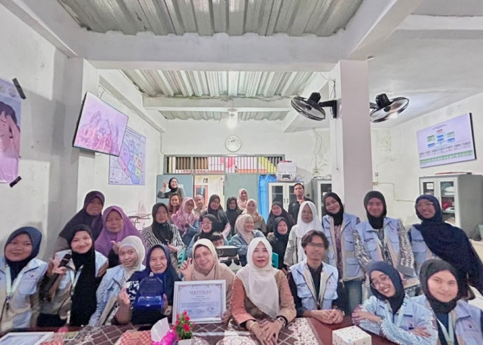 Mahasiswa Farmasi Universitas Esa Unggul Dorong Pencegahan Diabetes dan Stunting di Harapan Jaya