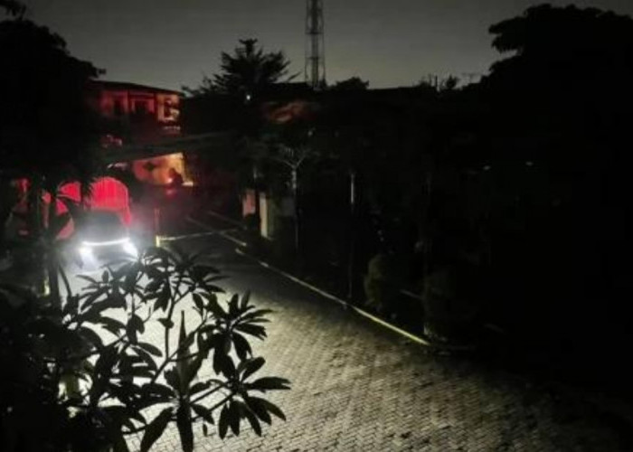 Pemadaman Listrik Ganggu Aktivitas Warga dan Pelaku UMKM di Bekasi