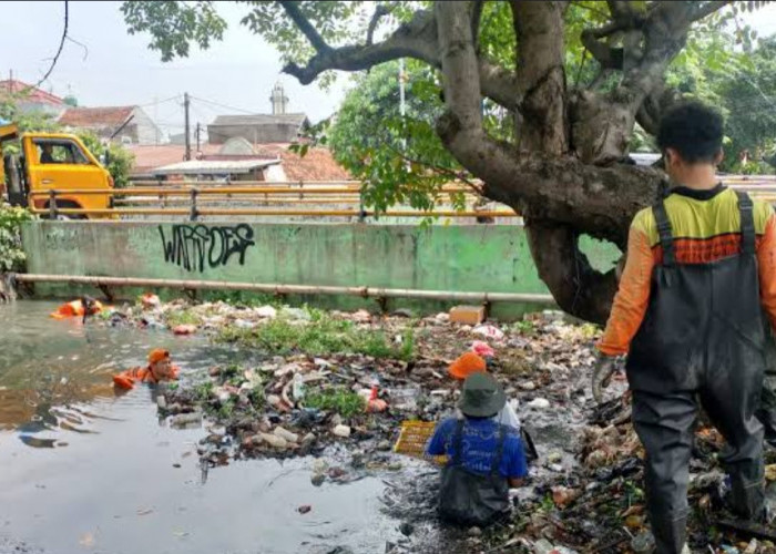 Warga Soroti Lambatnya Penanganan Infrastruktur Lingkungan di Kota Bekasi