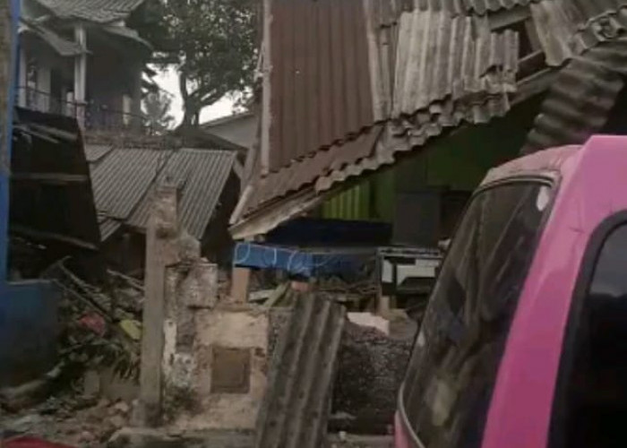 Logistik Bencana Disalurkan, Ridwan Kamil Imbau Tetap Waspada Gempa Susulan di Cianjur