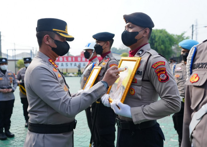 Gabung Geng Curanmor, Dua Polisi Karawang Ini Kena PTDH