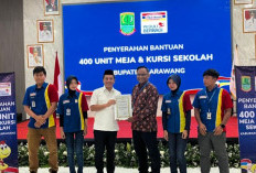 Indomaret Salurkan CSR 400 Set Meja-Bangku untuk Dukung Pendidikan Karawang