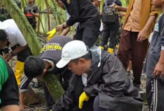 Bupati Aep Pimpin Korve Massal di Pantai Tangkolak, Tegaskan Aksi Nyata Jaga Lingkungan