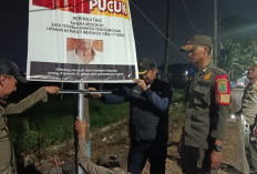 Satpol PP Karawang Amankan 8 T-Banner Kedaluwarsa di Jalan Lingkar Luar Tanjungpura-Peundeuy