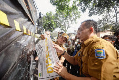 Pemkot Bandung Segel Area di Cijerah Usai Dugaan Penebangan 12 Pohon Tanpa Izin