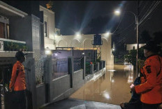 Kali Bekasi Meluap, Ratusan Rumah Terendam Hingga 1 Meter