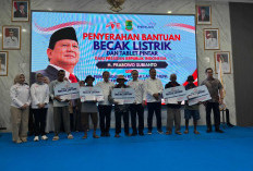 220 Penarik Becak Lansia Karawang Terima Becak Listrik Bantuan Presiden Prabowo