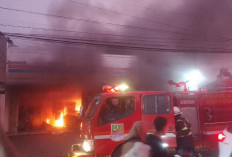 Indomaret di Serang Baru Bekasi Terbakar, Api Diduga Berawal dari Gudang